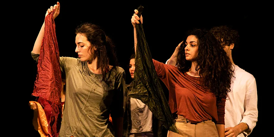 Accademia Internazionale di Teatro Roma – La Saga Troiana / Che atmosFiera! / È tempo di luce … – Anno Accademico 2020/2021 – foto 19