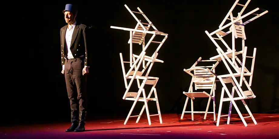 Accademia Internazionale di Teatro Roma – Al di là del muro / Ballata per anime sole / Le mutevoli forme dell'Amore … – Anno Accademico 2019/2020 – foto 16