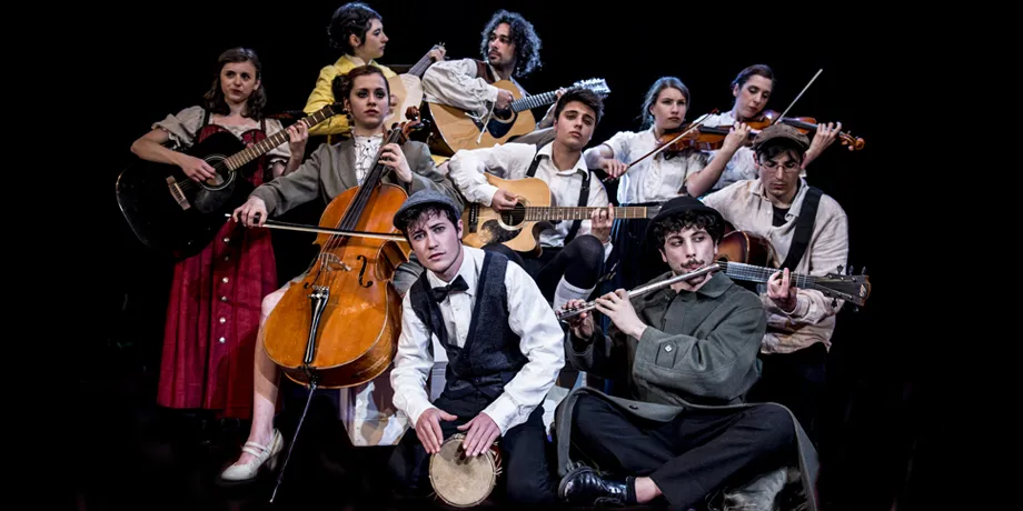 Accademia Internazionale di Teatro Roma – Gli Uccelli / La radice del grido / Assurdo al cubo … – Anno Accademico 2015/2016 – foto 1