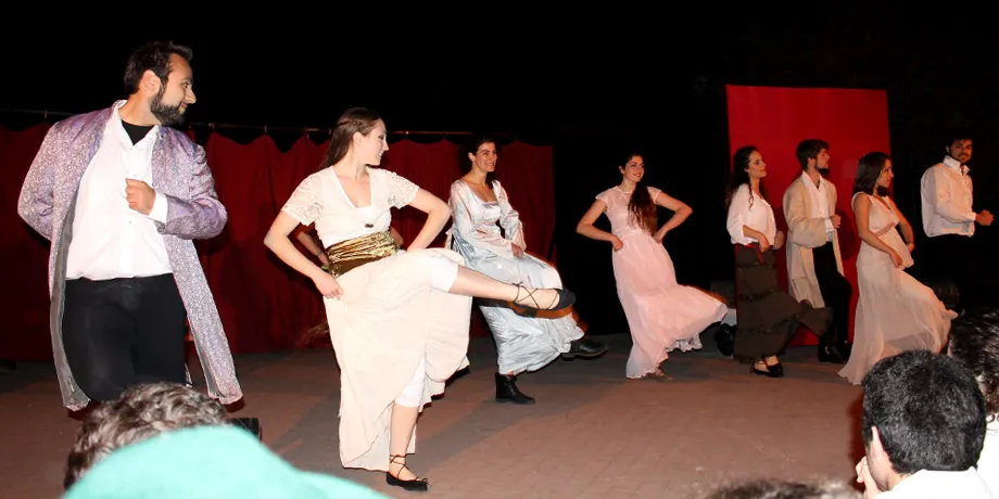 Accademia Internazionale di Teatro Roma – Atomic Century / Ah! Il Melò... / Giovanna Dark … – Anno Accademico 2013/2014 – foto 10
