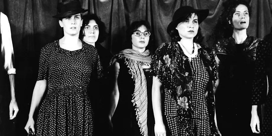Accademia Internazionale di Teatro Roma – Fotoromanzo / La Ballata del Grande Macabro / Capuccetto rosso sangue … – Anno Accademico 1987/1988 – foto 5